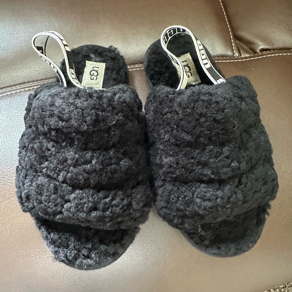 UGG Kids Black Fuzzy slippers